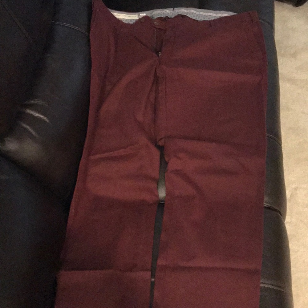 Men's Ballin pants great condition Maroon